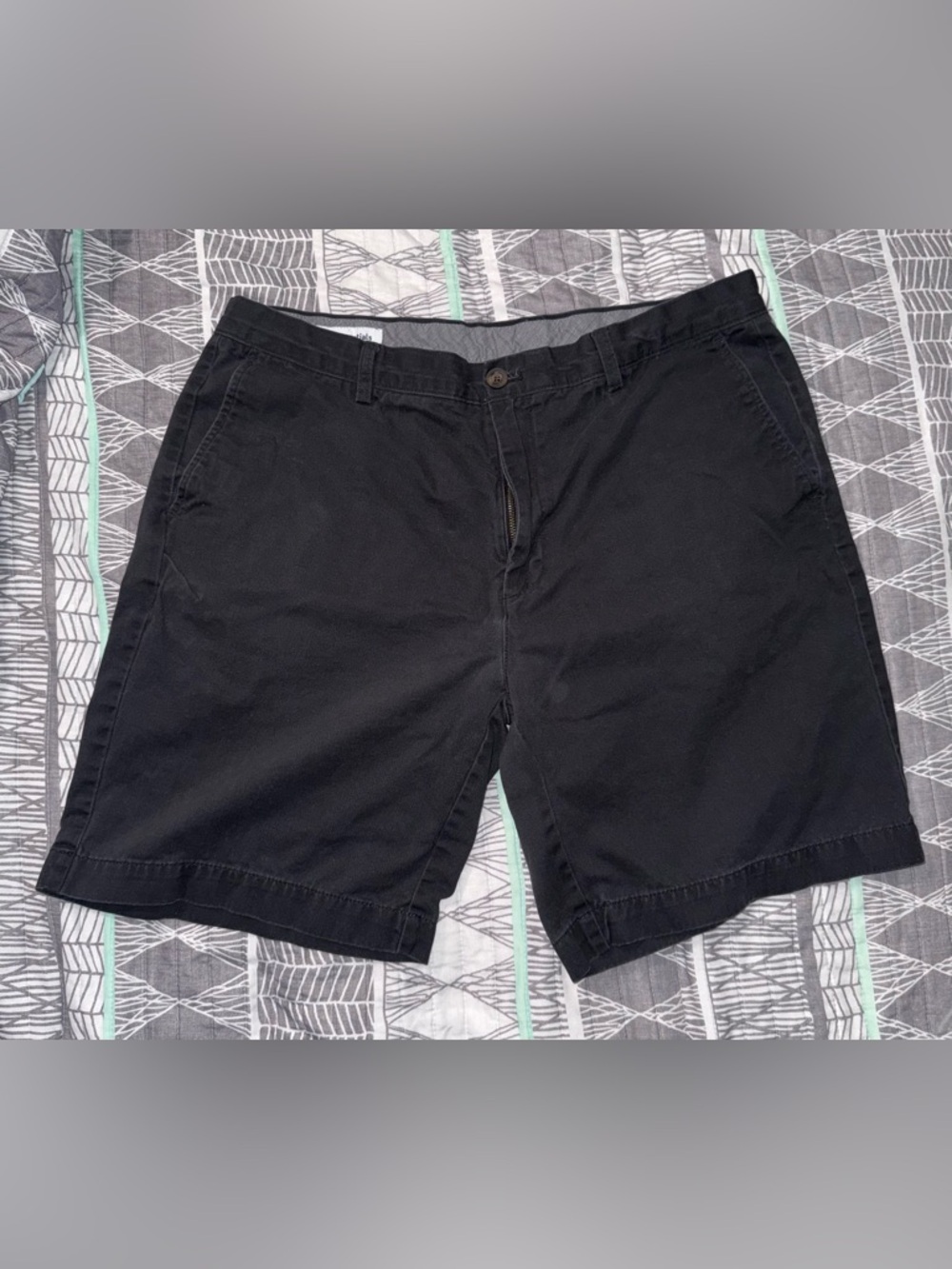 Amazon Essentials Men’s Black Flat Front Classic Cotton Shorts in Size 38